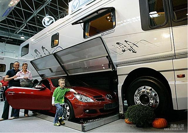 探索未來，2025新澳門正版免費資本車的時代來臨，2025新澳門正版免費資本車時代，探索未來的機遇與挑戰(zhàn)