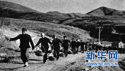 澳門正版資料大全資料貧無擔(dān)石越的組詞解析，澳門正版資料大全，組詞解析之貧無擔(dān)石與越的關(guān)聯(lián)解析